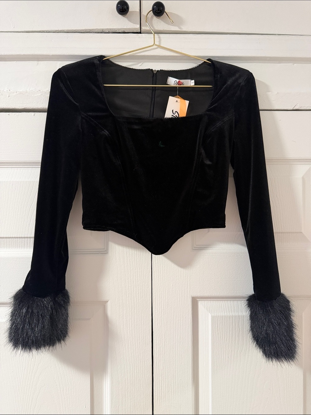 Black Velvet Long-Sleeve Crop Top with Faux Fur Cuffs - Women